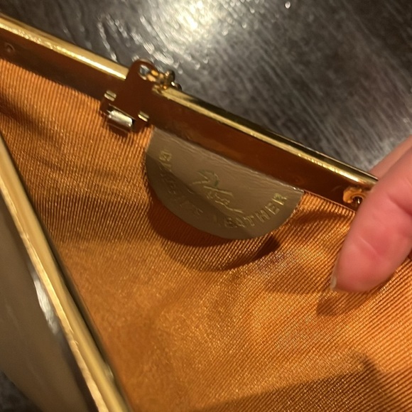 Etra vtg Elegant Tan Leather Clutch - Picture 2 of 2